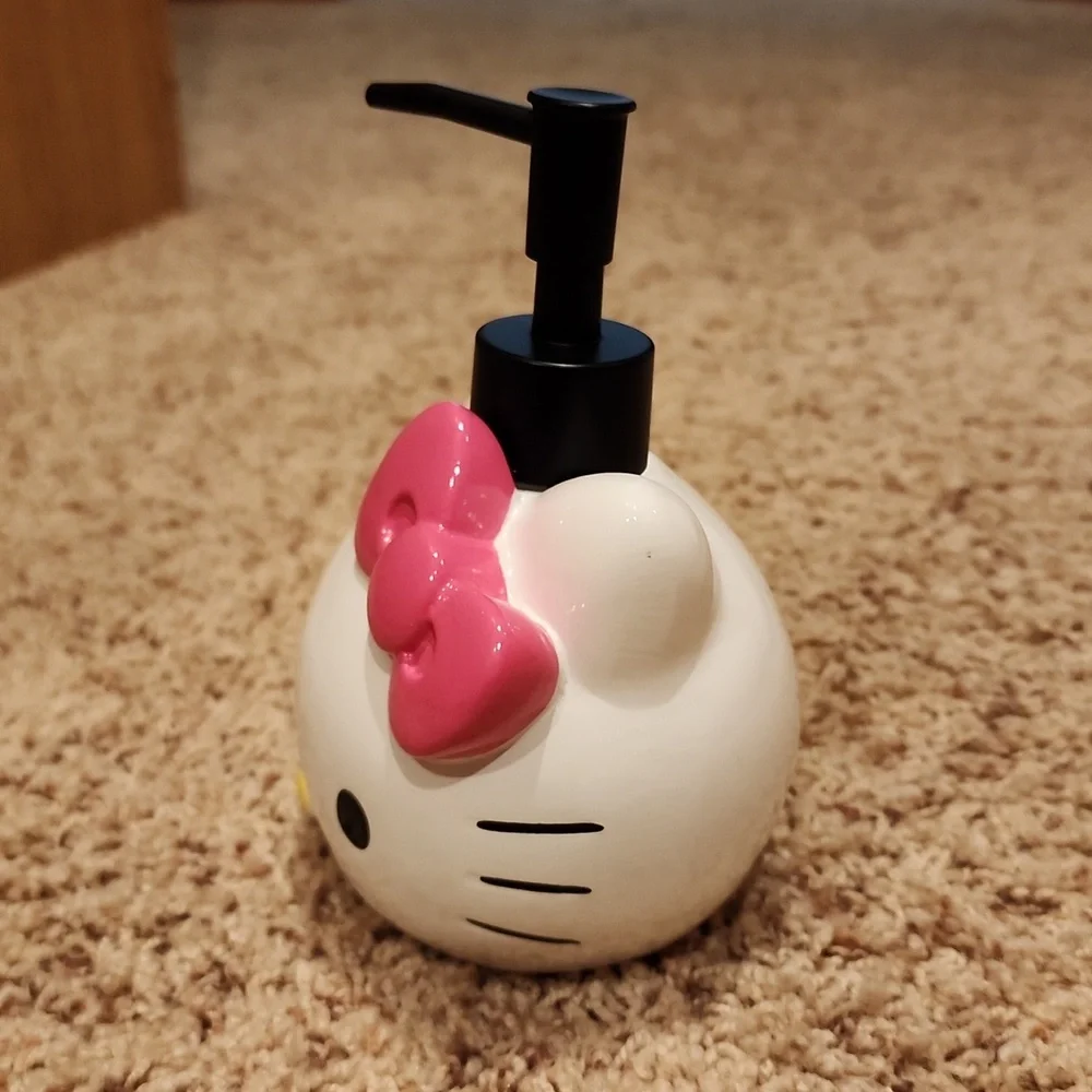 NEW Hello Kitty Soap Dispenser